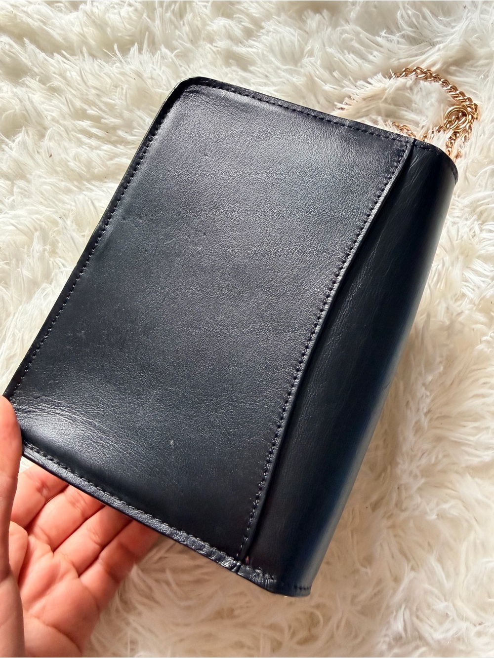 Coach Black Leather shoulder /Crossbody with Gold Chain - Picture 4 of 6